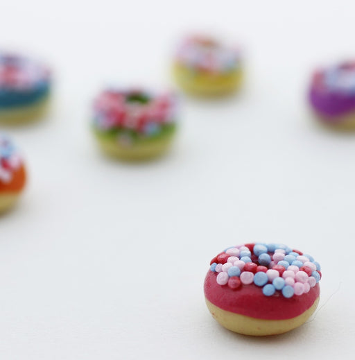 Vente donut framboise miniature fimo 1cm création gourmande pate polymère