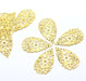 Vente au détail 10 pendentifs arabesque filigrane dorée 38x22x0.7 mm, Trou: 0.8 mm pour boucles d'oreilles ou sautoir.